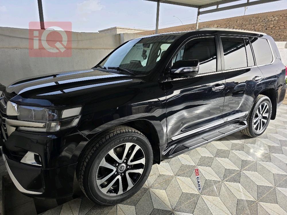 تويوتا لاندكروزر